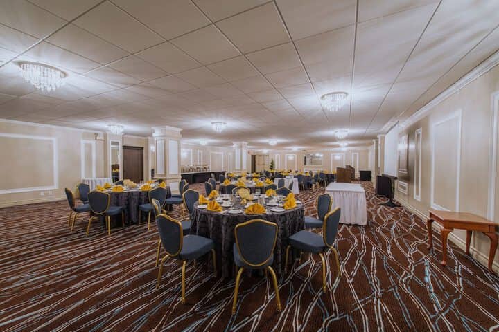 Ballroom/Hall 55 of 57